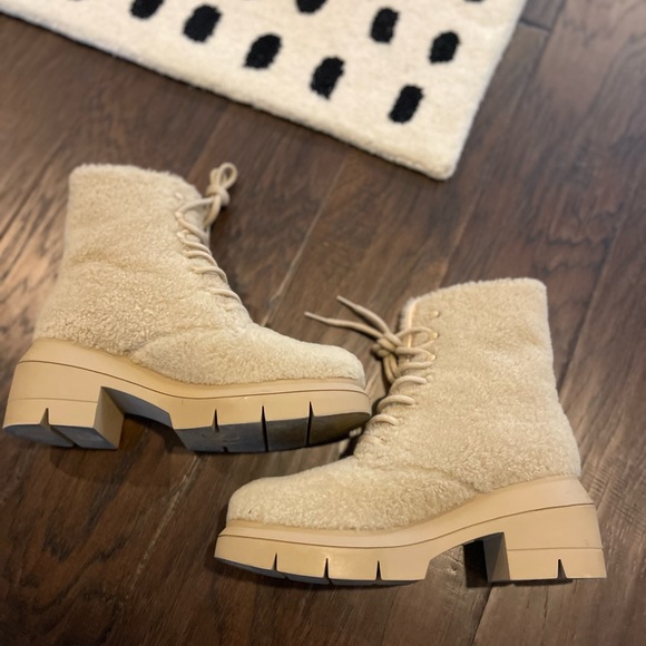 Stuart Weiztman Shearling Lug Boots - Picture 10 of 15